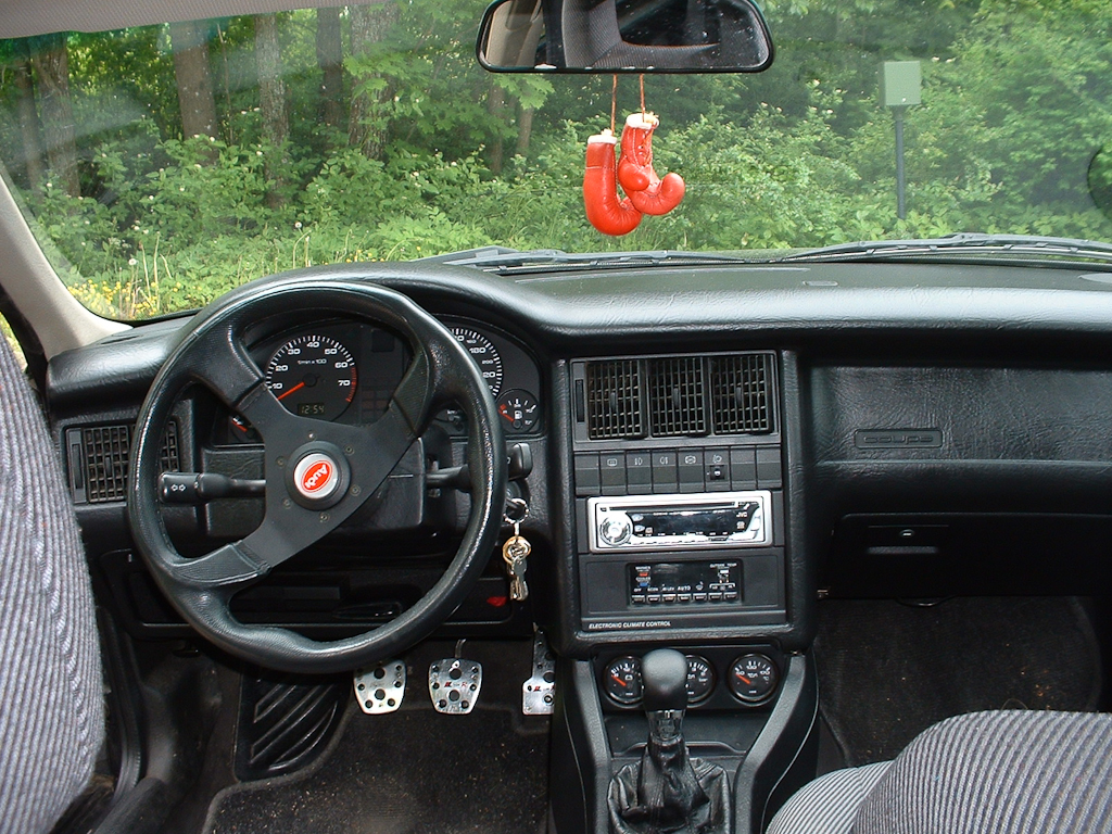 Audi 90 coupé 2,3E -1990 view from inside
