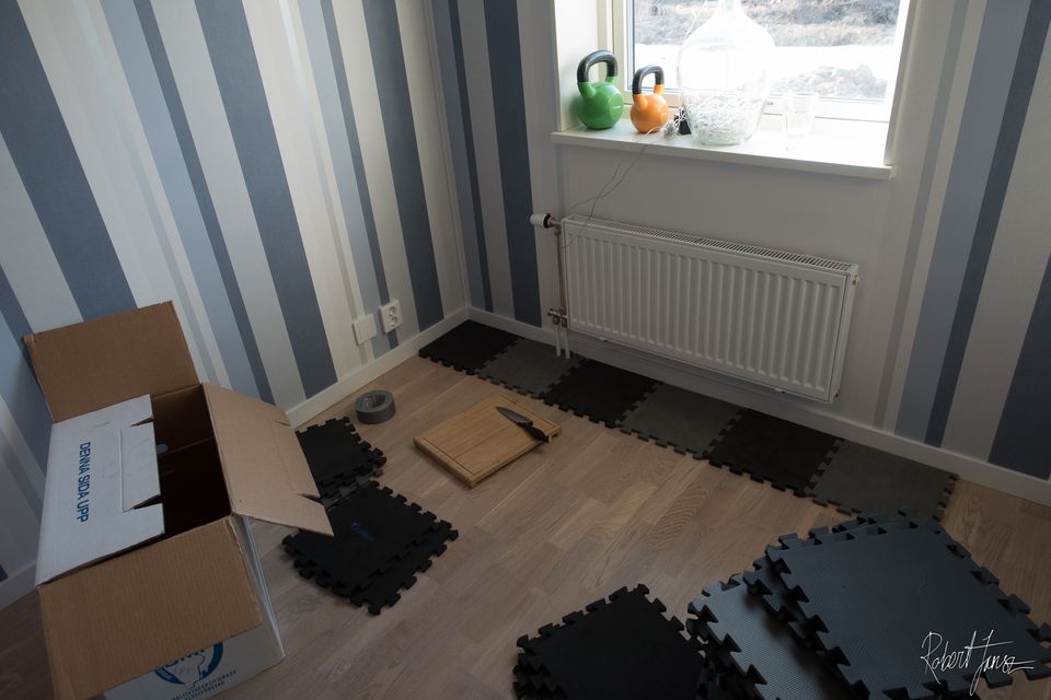Floor mat taking place in the the training room