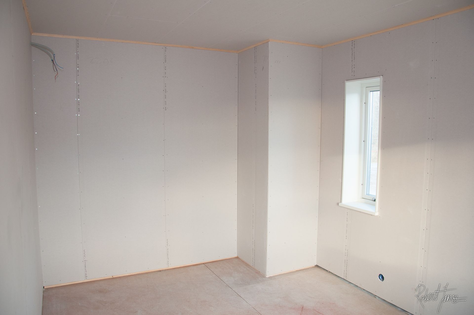 Master bedroom - drywalled