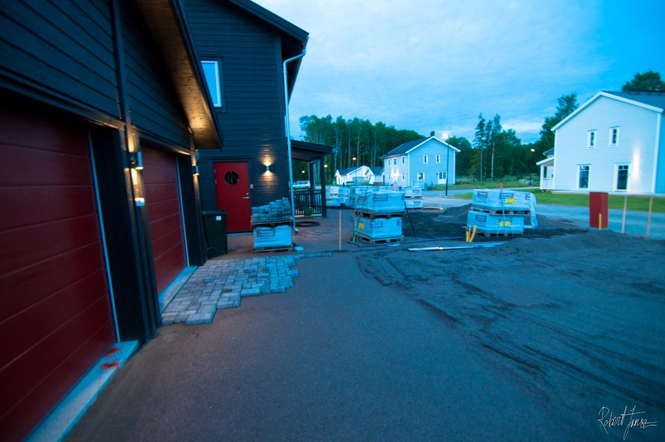 Beginning of the driveway with benders fantasi greymix