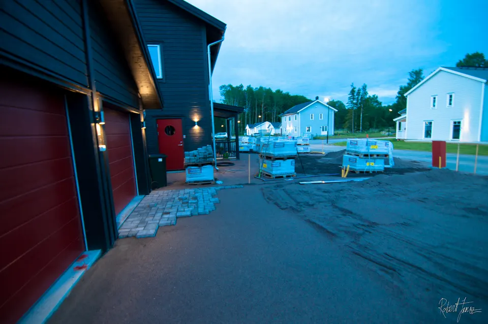 Beginning of the driveway with benders fantasi greymix