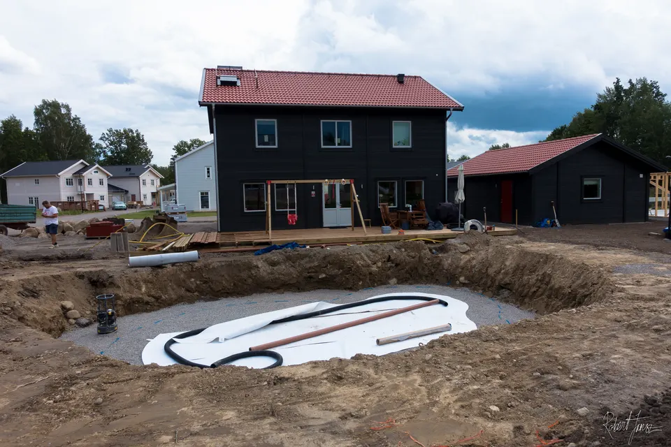 Aqvis fantasy 24 template layed out on the pool bottom