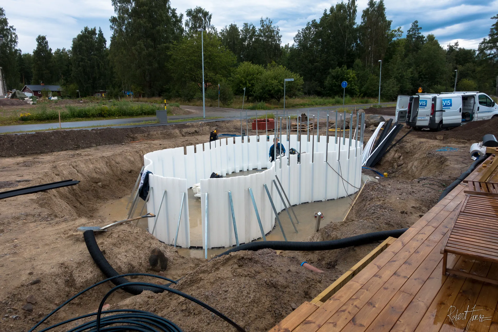 Aquispool fantasy 24 framework being mounted