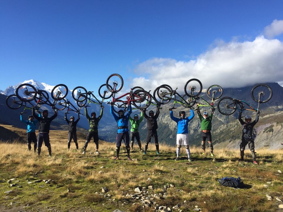 MTB Enduro Downhill in Le Tour Chamonix with the soft crew