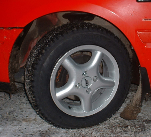 14" AEZ aluminium rims 195/60 Nokian Hakkepelitikkan 2